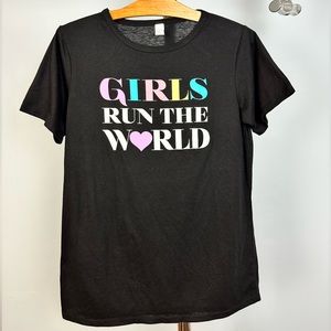 Girls Run The World 💖💃🏼 Tee!